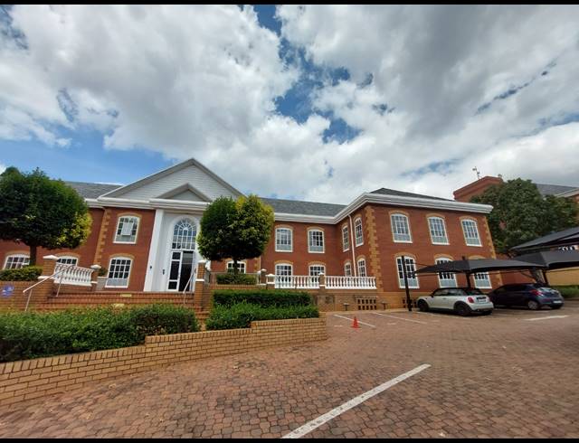 202M² OFFICE TO LET IN BRYANSTON